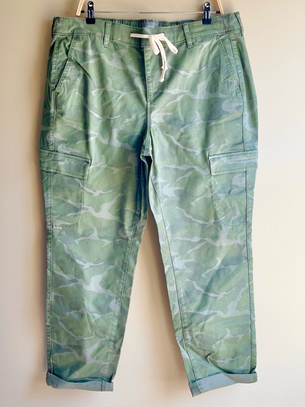 torrid Pull On Weekend Stretch Twill Cargo Mid-Rise Pants in Camo Cadet Olive - Picture 6 of 9